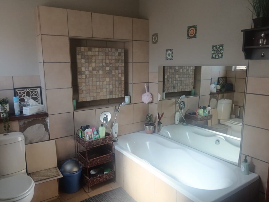 4 Bedroom Property for Sale in Hadison Park Northern Cape